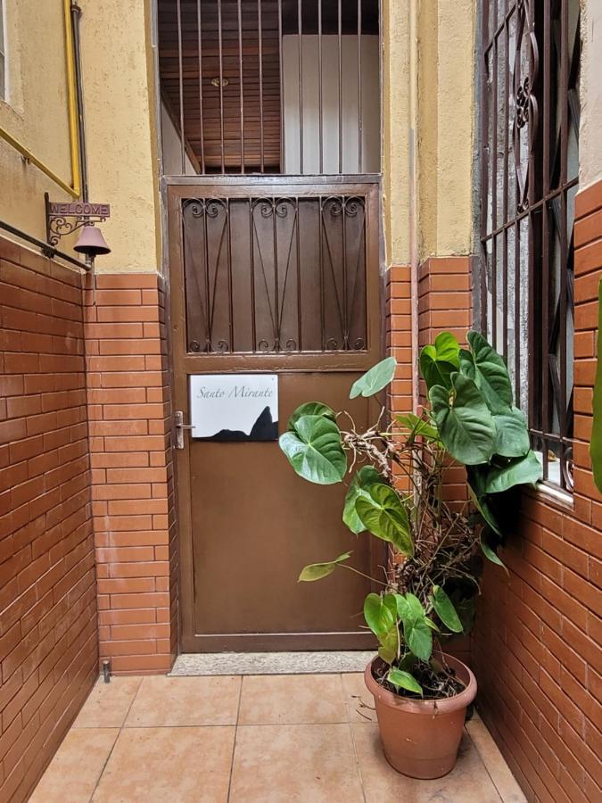 Santo Mirante Hostel *